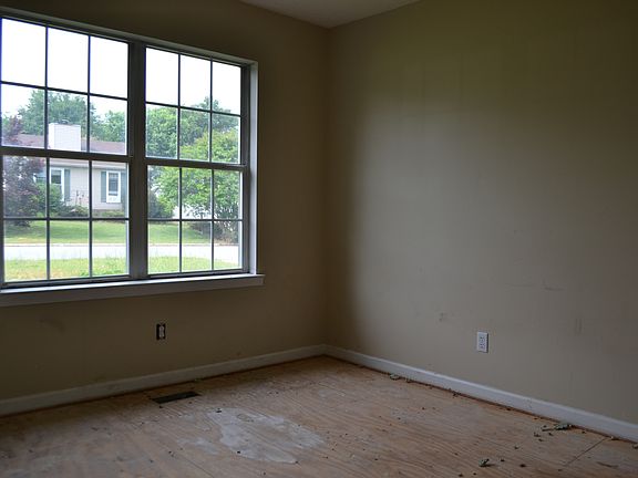 5th image of 314 Fairdale Dr