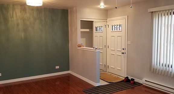 3rd image of 18W051 Apley Ln