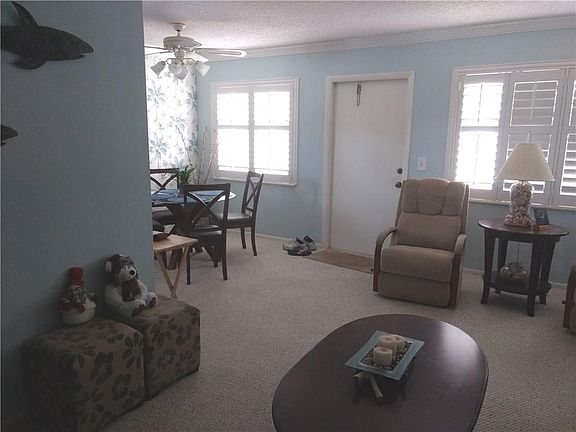 2nd image of 2 Vista Gardens Trl