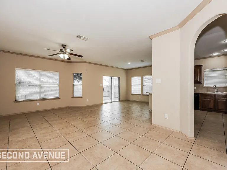 2120 Ingrid Ln — Photo 8