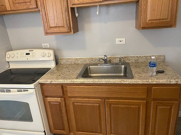 4th image of 624 Park St APT 1