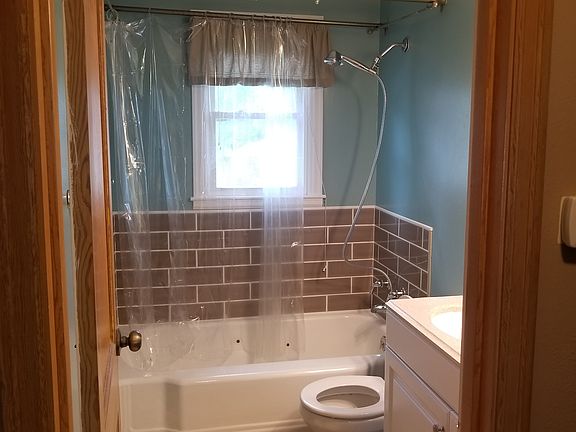 5th image of 3417 Jones St