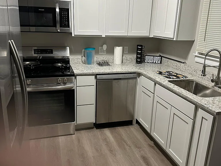 3215 Delaware Ave — Photo 3