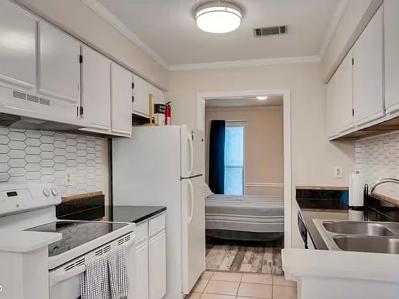 5th image of 1311 Colony Place Dr