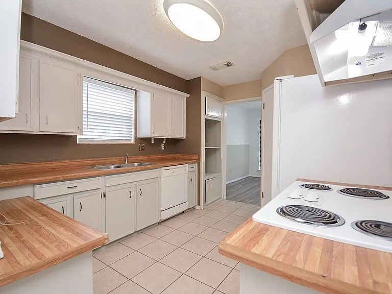 21318 Park Valley Dr — Photo 20
