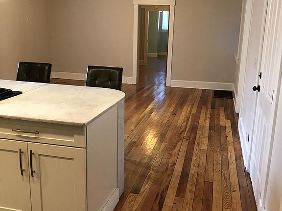 Large living space between bedrooms.