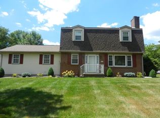 277 Weitzel Dr, Montoursville, PA 17754