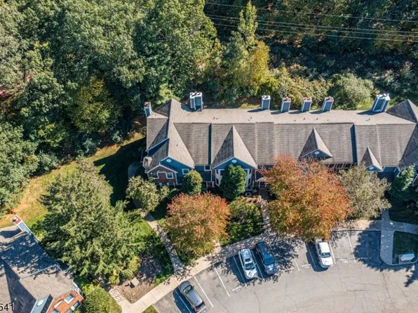 97 Laurelwood Ct, Rockaway Twp., NJ 07866
