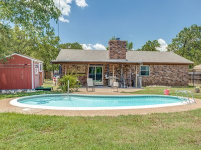 328 Cedarwood St, Azle, TX, 76020