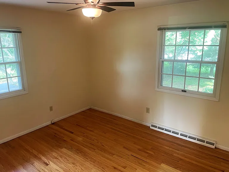1522 Cameron Dr — Photo 8