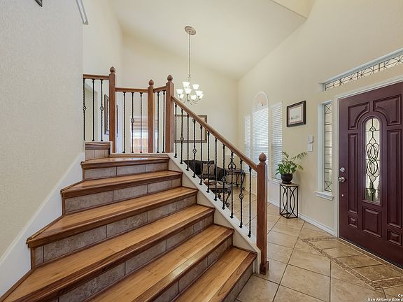 4th image of 718 HERITAGE WAY