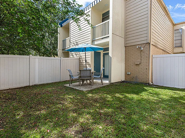 Parktowne — Photo 27