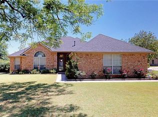 539 E Gee St, Pilot Point, TX 76258