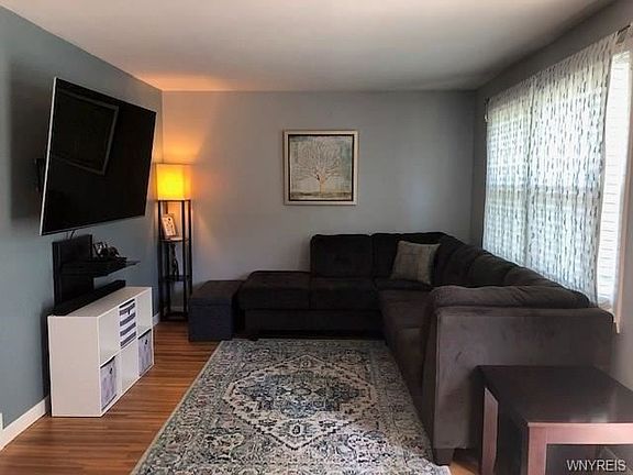 5th image of 153 Parkhurst Blvd
