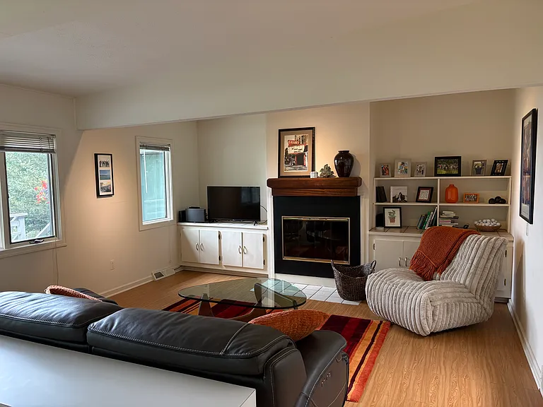 11395 Lakeshore Dr — Photo 6