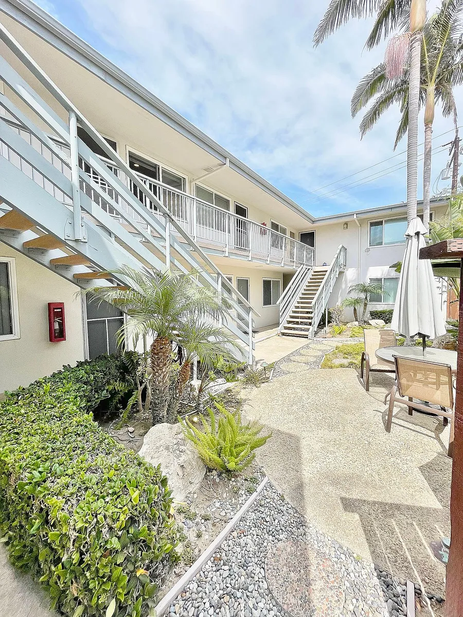 Building Photo - 142 Paseo De La Concha