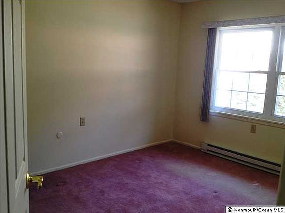 5th image of 802A Balmoral Ct