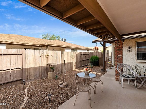 3rd image of 1254 E GLADE Avenue