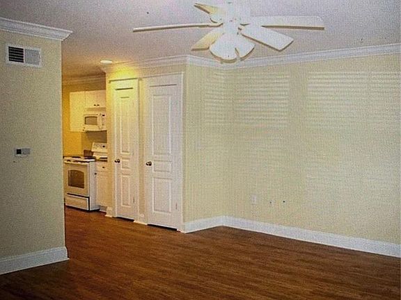 4th image of 1725 Harvey Mitchell Pkwy S APT 1315