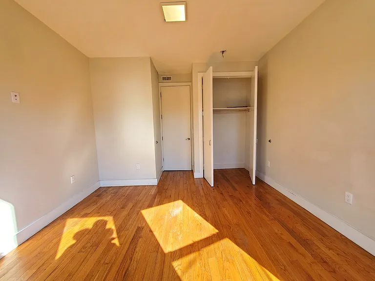 152 Boyd Ave #2A — Photo 2