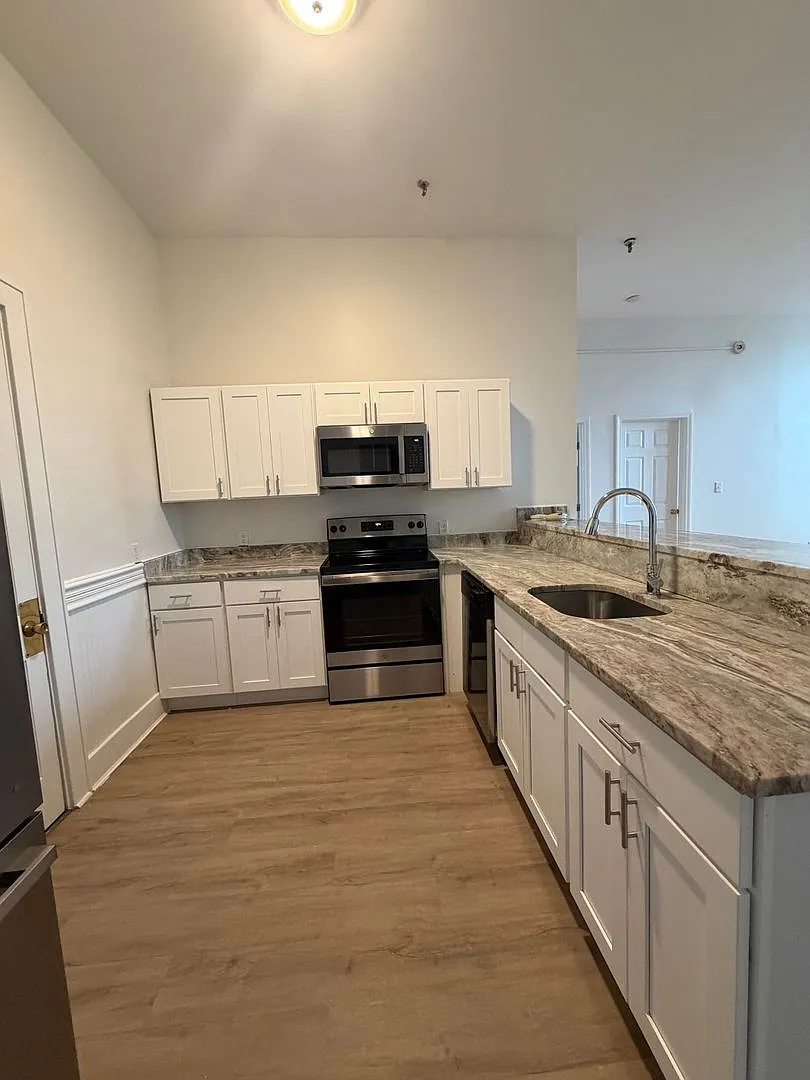 2 Pleasant Street Apartments | Renovated Downtown Living in Somersworth — Photo 4