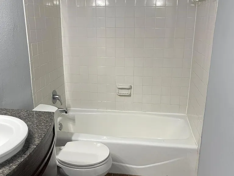 6402 Del Monte Dr #72 — Photo 12
