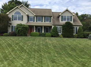 498 Dianne Rd, Bath, PA 18014