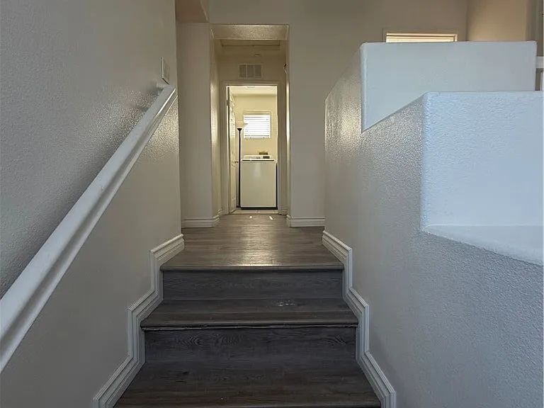 1757 Steinman St — Photo 12