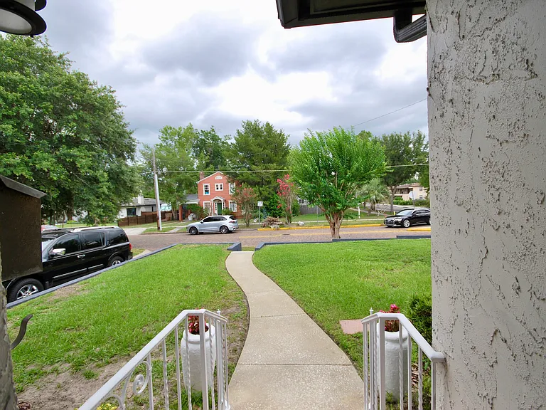 230 E Concord St — Photo 13