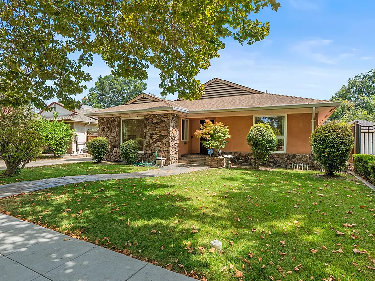 1742 Naglee Ave — Photo 3