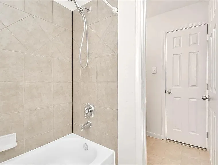 6411 Atlasridge Dr — Photo 11