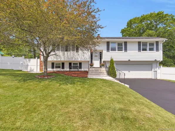 238 Juniper Ridge Drive, Waterbury, CT 06708