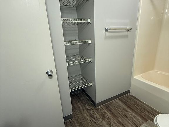 4th image of 1115 Harney St APT 301
