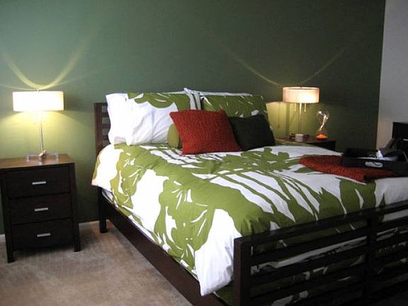 Bedrooms with 2 closets