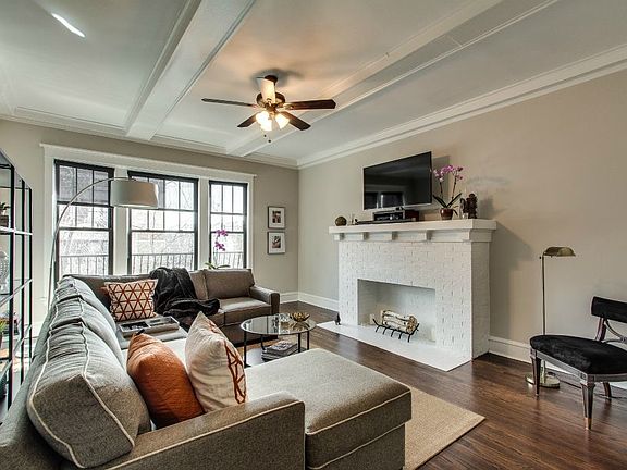 4th image of 1048 W Ardmore Ave #2
