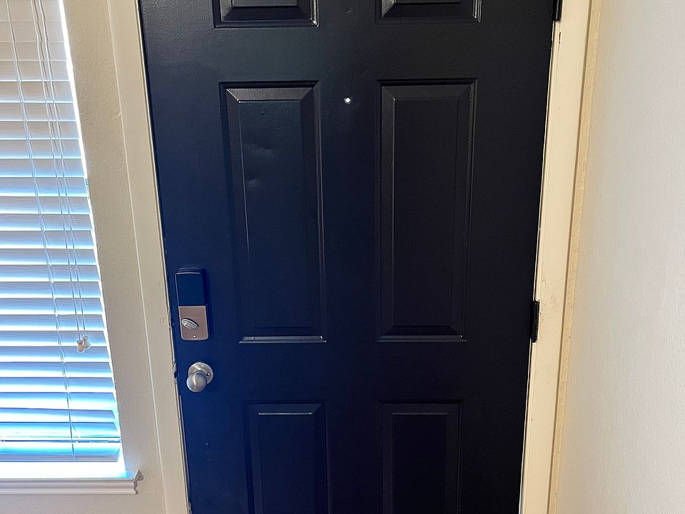 1st image of 1221 W Hopkins St #12