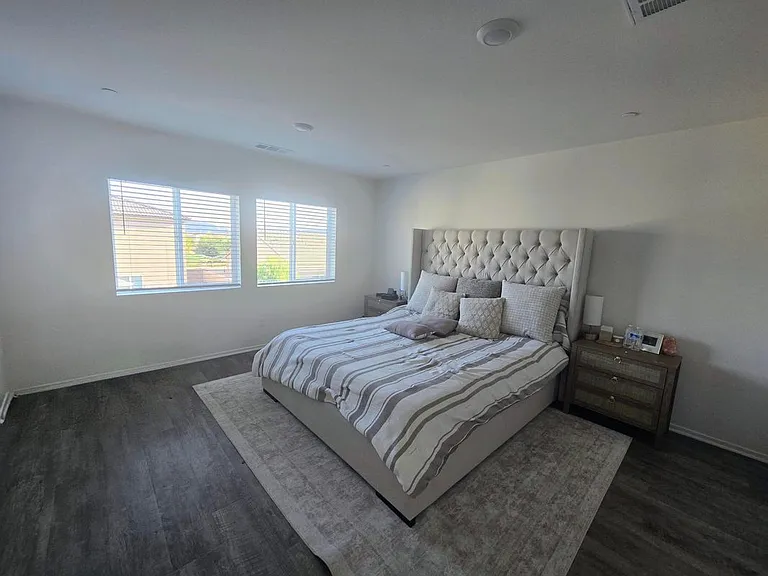 1231 Memorial Ave — Photo 15