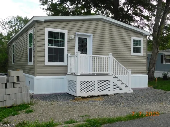 78 Back St, Oxford Twp., NJ 07863
