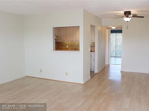 2nd image of 414 Markham S #414
