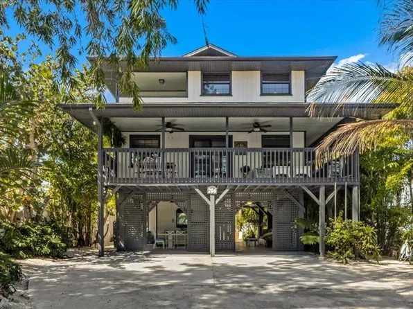 206 Palmetto Ave, Anna Maria, FL 34216