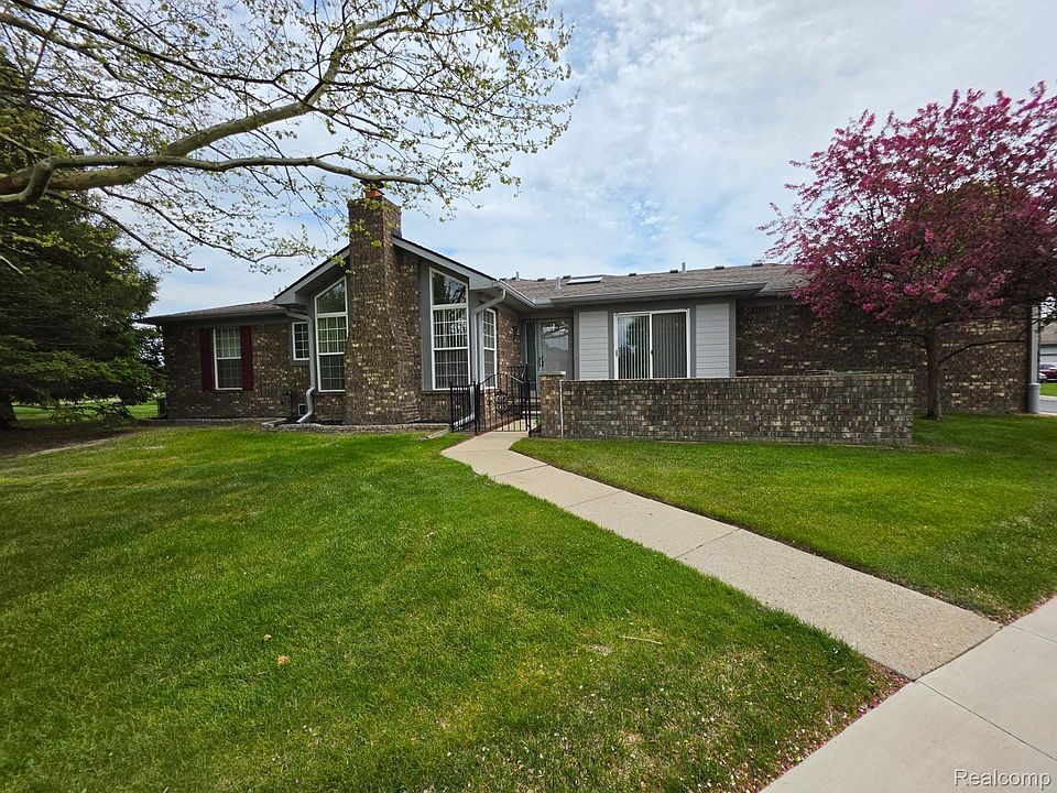 1st image of 48484 Savoy Ct