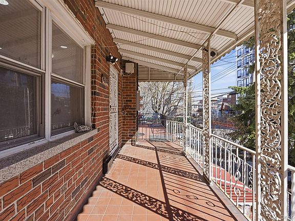 5th image of 2925 Wallace Avenue