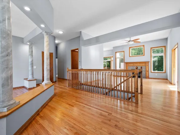 6257 Bolland Trl, Inver Grove Heights, MN 55076