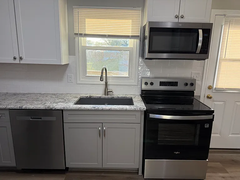 1255 Cambria St NE #A — Photo 4