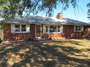 15474 Kreider Rd, Bonner Springs, KS 66012