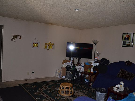 3rd image of 3520 N Claremont Avenue