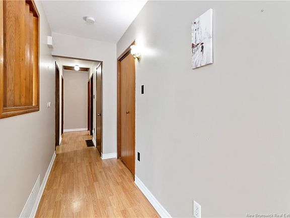 5th image of 14 Wilmot Ave