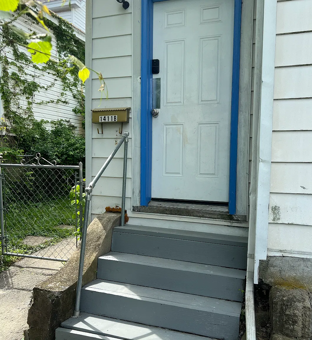 2 bed, 1000 sqft, $1,200 — Photo 3