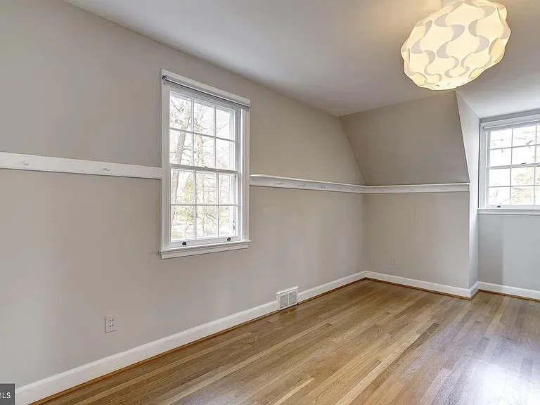 1628 N Harrison St — Photo 15