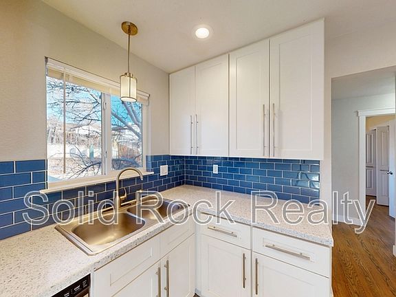 3rd image of 736 Squire St